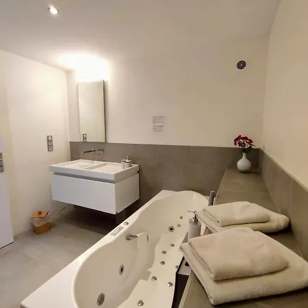 莱斯迪戈斯沃邦酒店 3* 西布勒