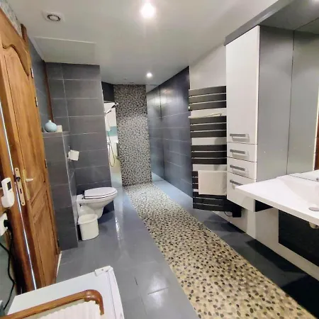 莱斯迪戈斯沃邦酒店 西布勒