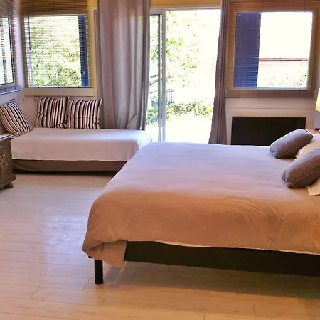 莱斯迪戈斯沃邦酒店 招待所 3*